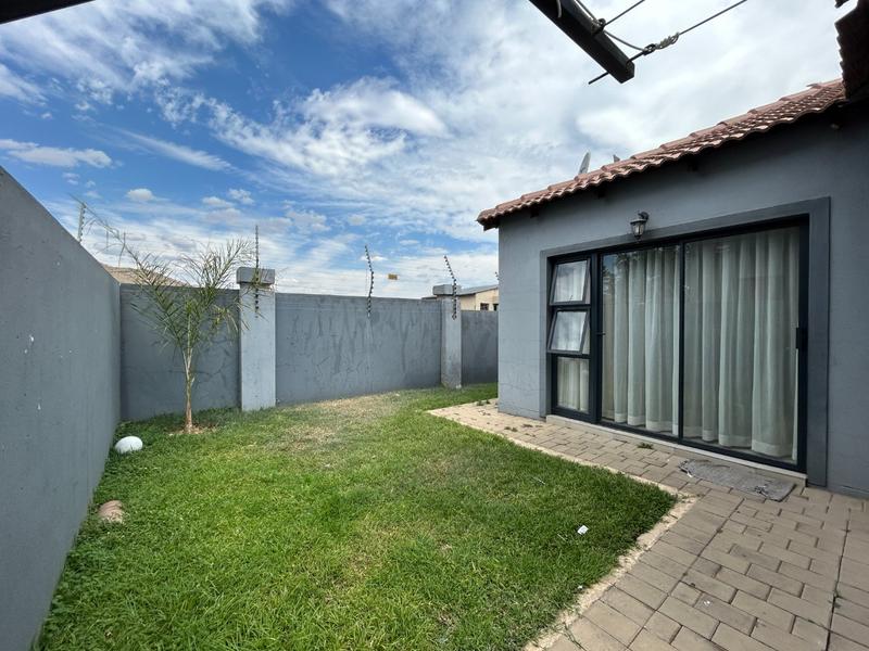 3 Bedroom Property for Sale in Gateway Manor North West